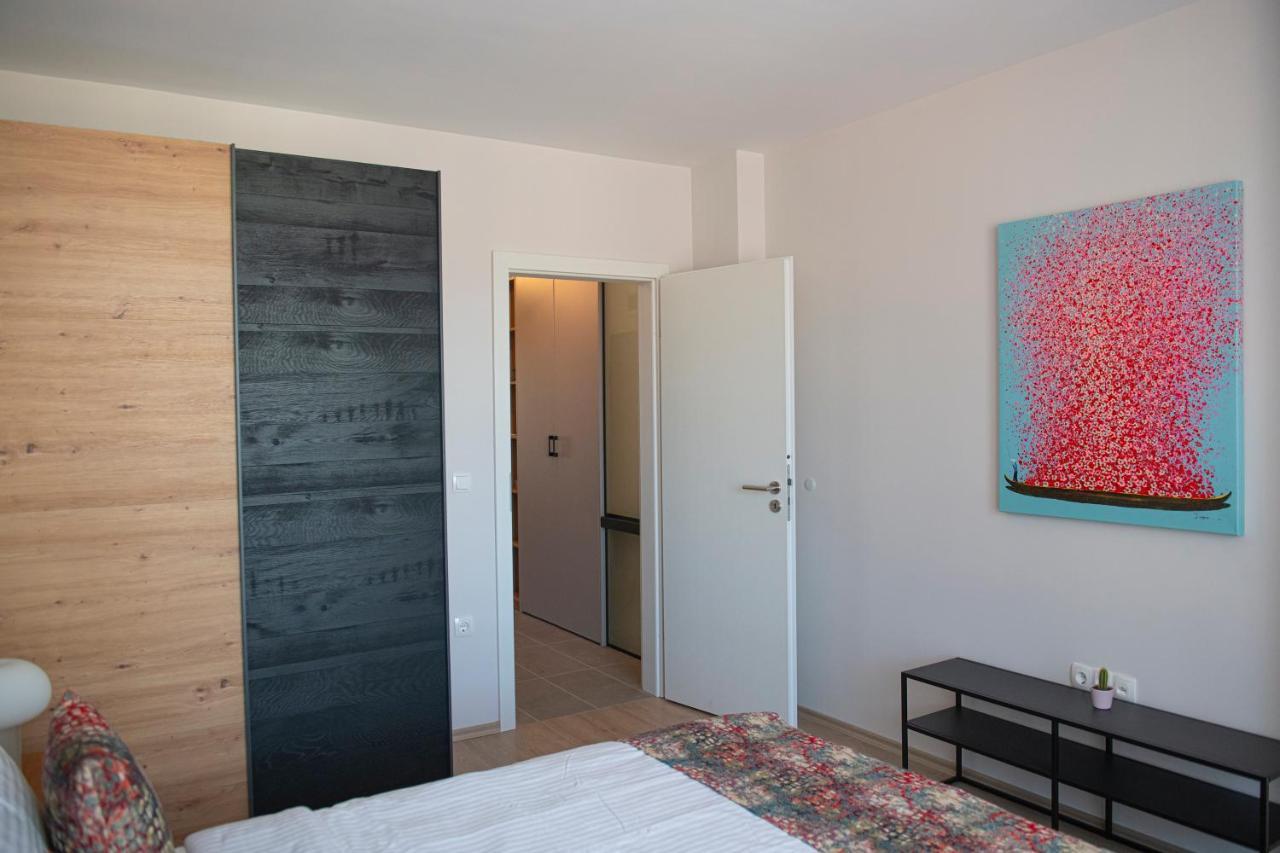 Miami A Lovely Center 2 Bedrooms With Private Parking *