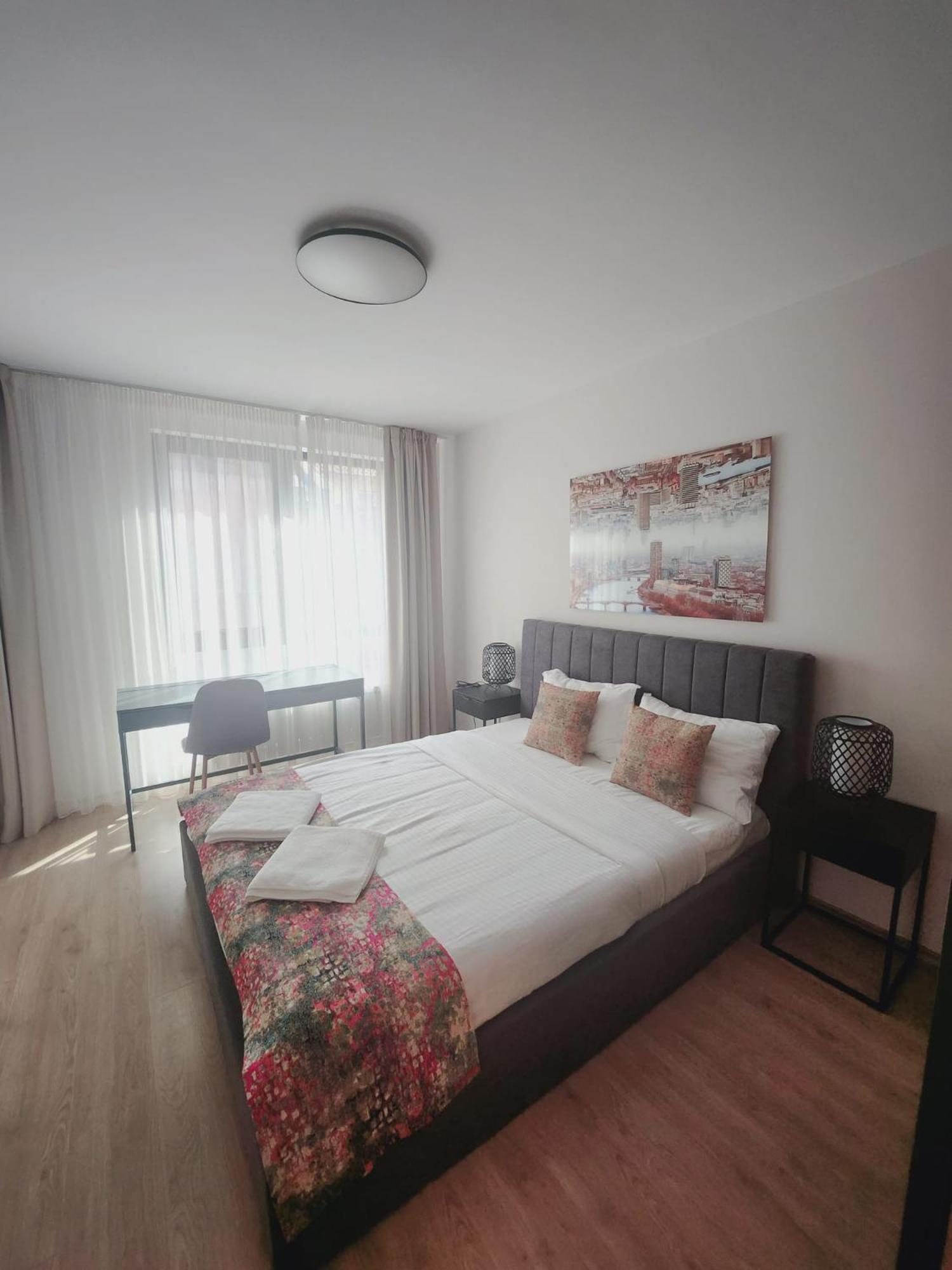 Miami A Lovely Center 2 Bedrooms With Private Parking *